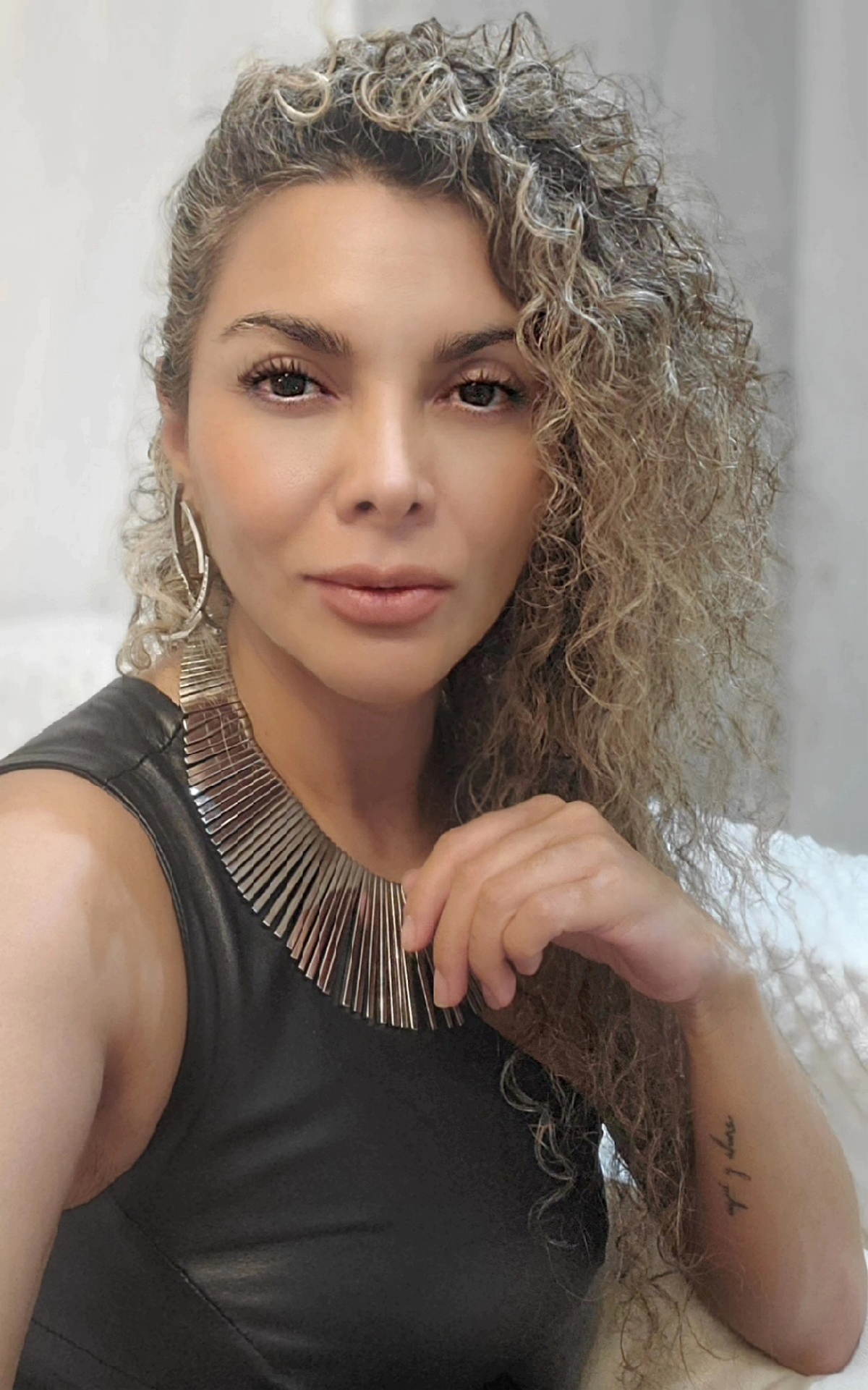 Yenci Forero – Escritora, creadora del Método Alquímico y guía en conciencia emocional